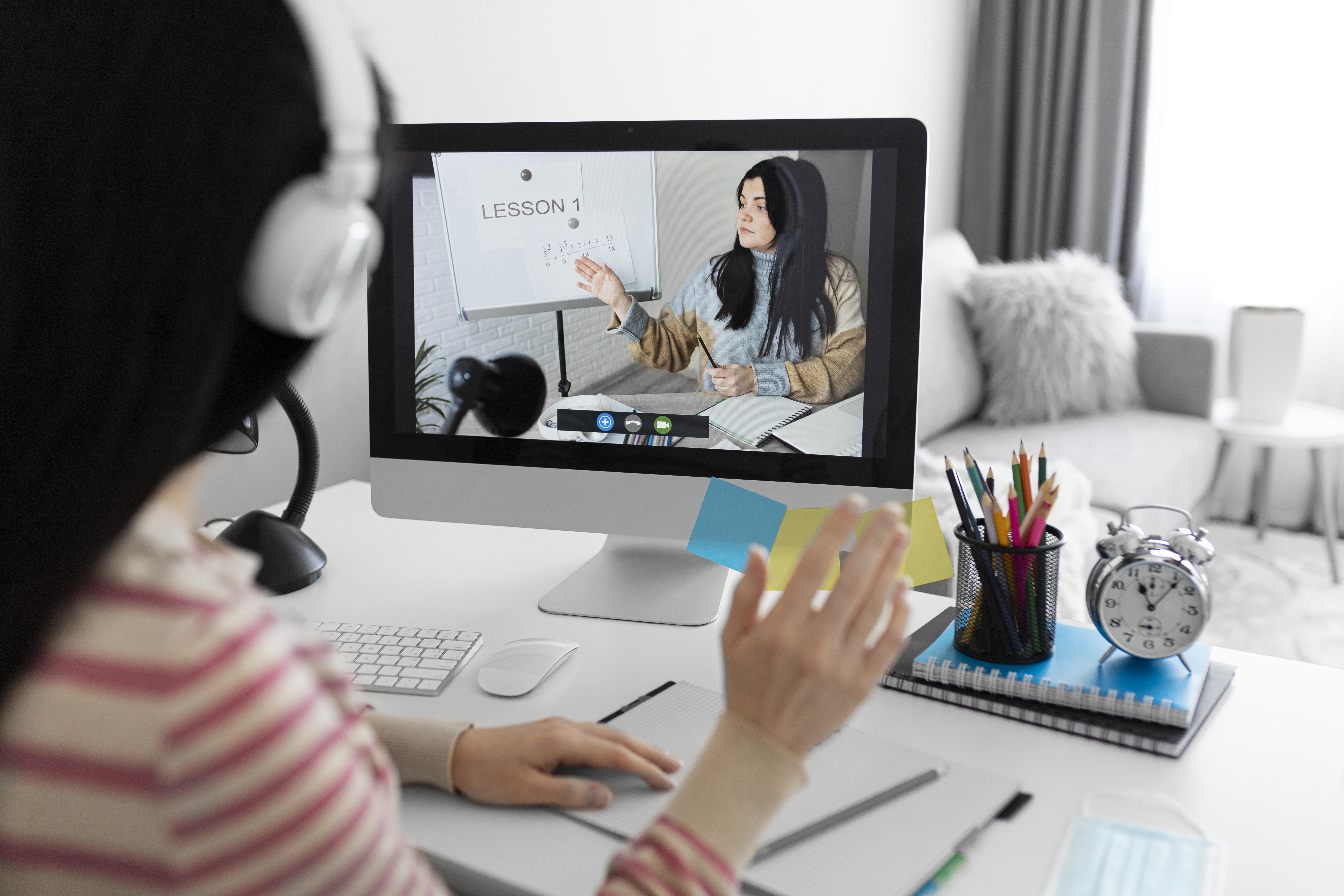 Student and Teacher Online Session